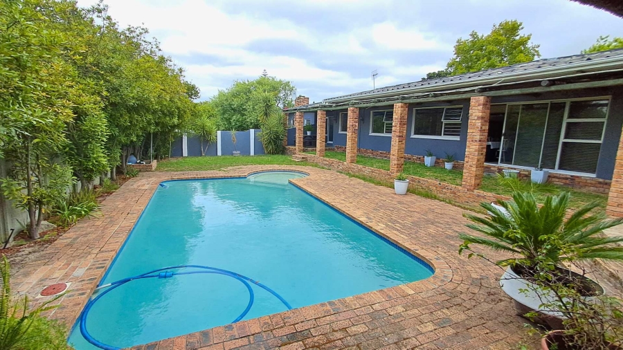 To Let 4 Bedroom Property for Rent in Vredenberg Western Cape